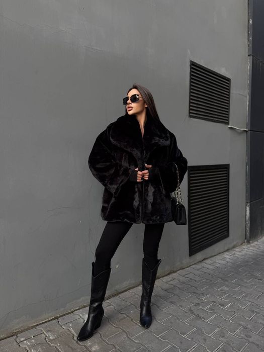 Екошубка на застібказ чорна, молоко