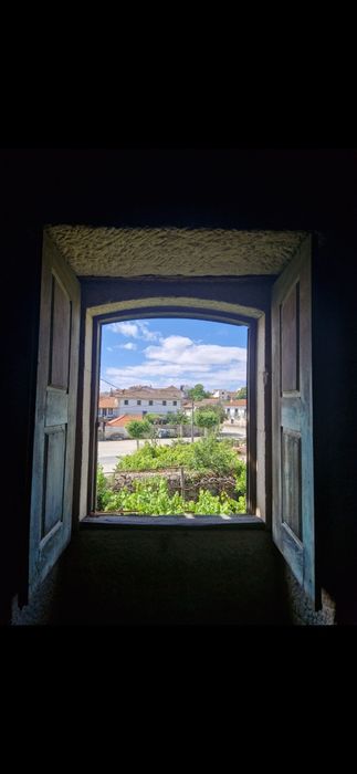 Alugo casa centenária