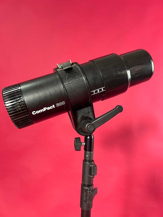 2 flashes Profoto Compact 300