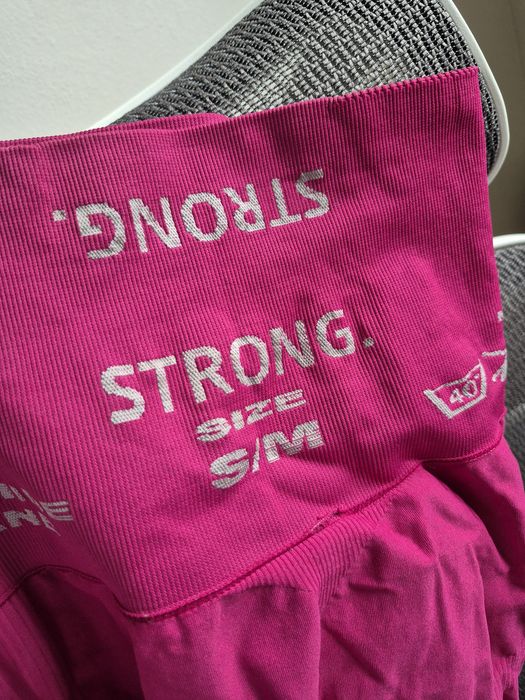 Zestaw Strong Point leginsy i bluzka