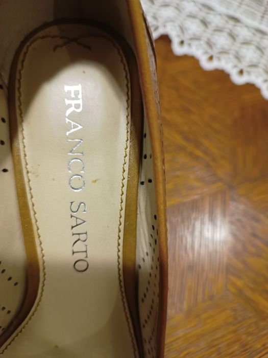 Buty na koturnie Franco Sarto 37