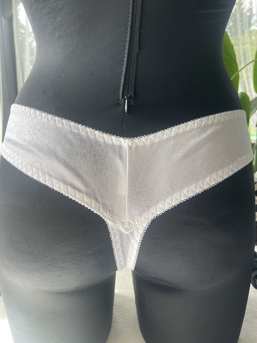 Stringi Elen biel S, M, L (39)