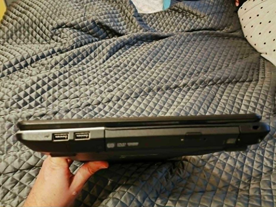 Laptop Acer Aspire E1-572 intel i3 8GB ram 512GB dysk