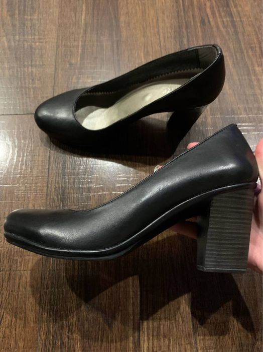 Туфлі жіночі