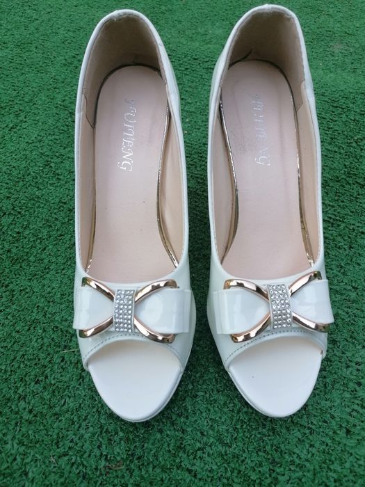 Buty buciki  ślubne rozmiar 36
