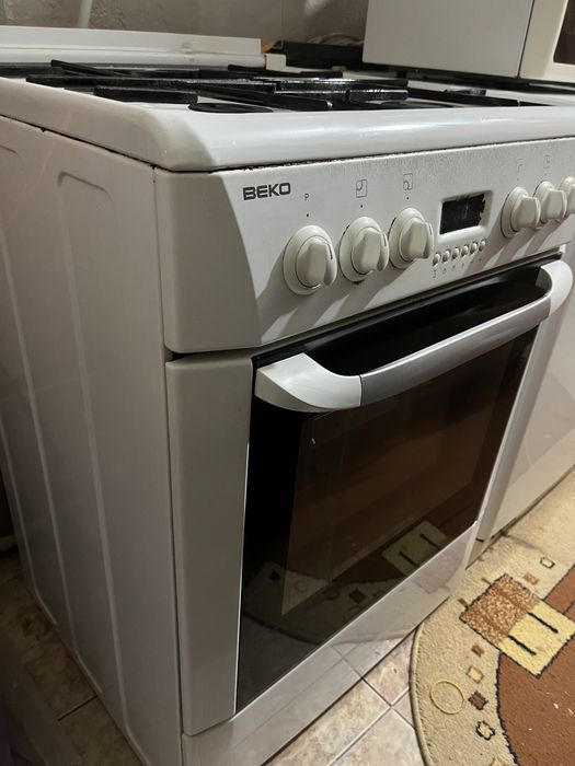 BEKO ~ Газова плита із електричною духовкою