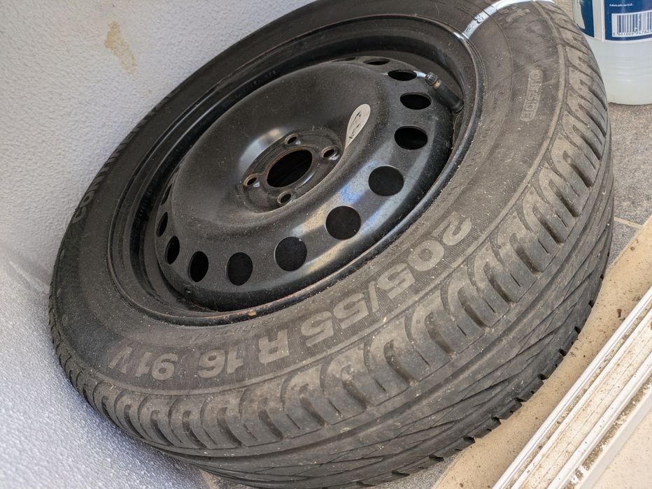 Pneu com jantes 205/55/16