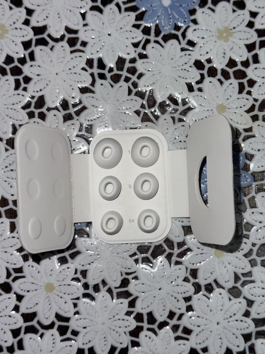 Навушники Apple AirPods Pro 2 with MagSafe та  Case USB-C (41061. Нові,в новому станні ,без дефектів ,за детальною інформацією пишіть