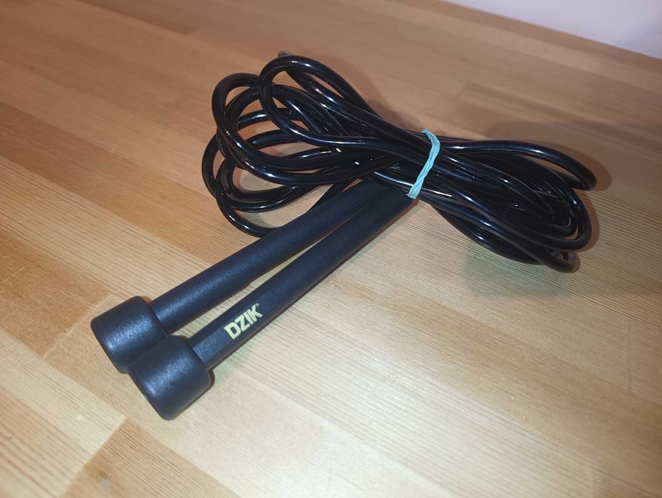 Skakanka WK DZIK gumowa bokserska treningowa 325cm czarna