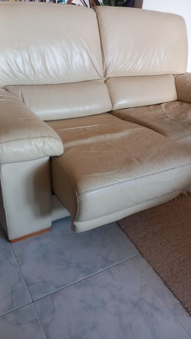SOFÁ de pele com bancos extensiveis