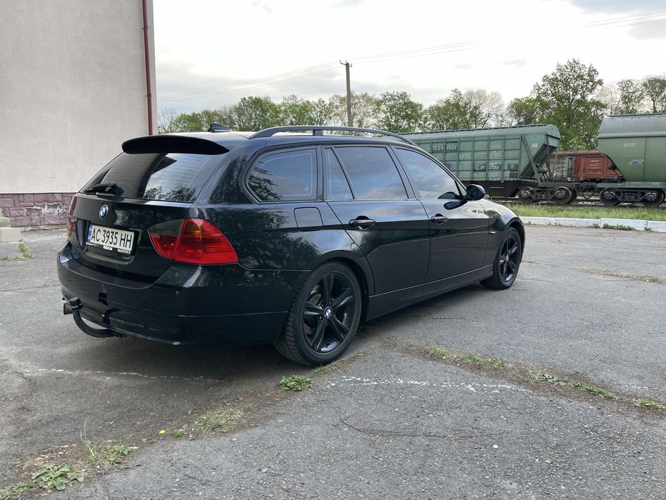 Продаю Bmw e91 320i