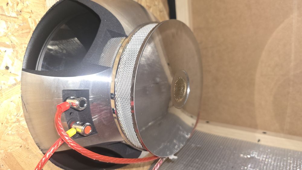 Skrzynia basowa 2×750w + wzmacniacz + kondensator