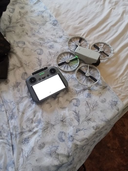 Vendo drone com poucas horas de uso..