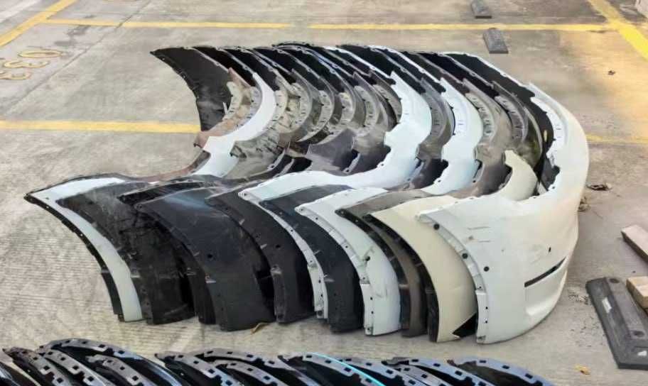 Передній бампер tesla model 3 / Y