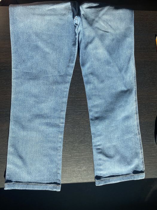 Damskie jeansy marki Armani Jeans