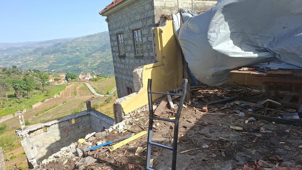 Servicos de demolicao e reconstrucao