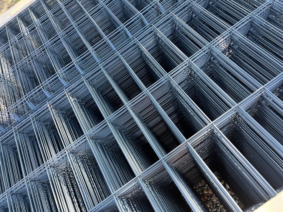 Komplet 50 m ogrodzenia 1,23x2,50, Fi4 z łącznik, słupek, obejma