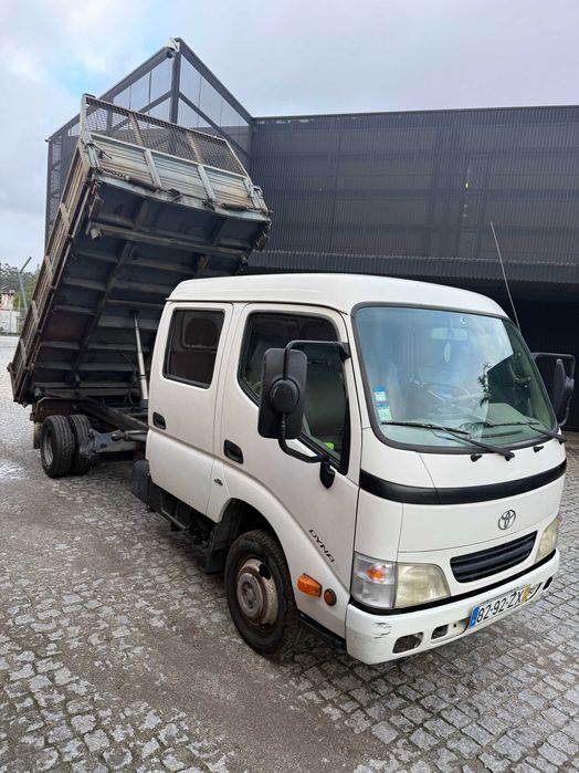 Toyota dyna cabine dupla tribasculante