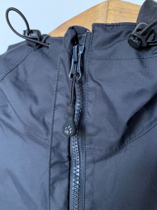 Курточка жіноча Jack Wolfskin