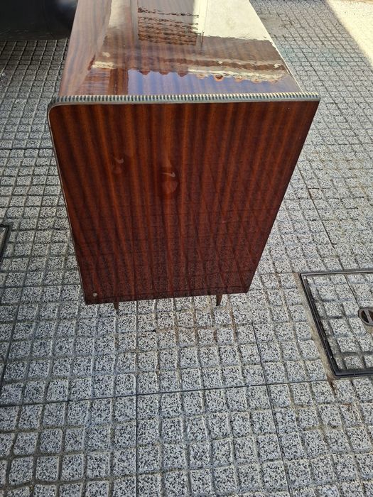 Móvel muito antigo como novo vintage