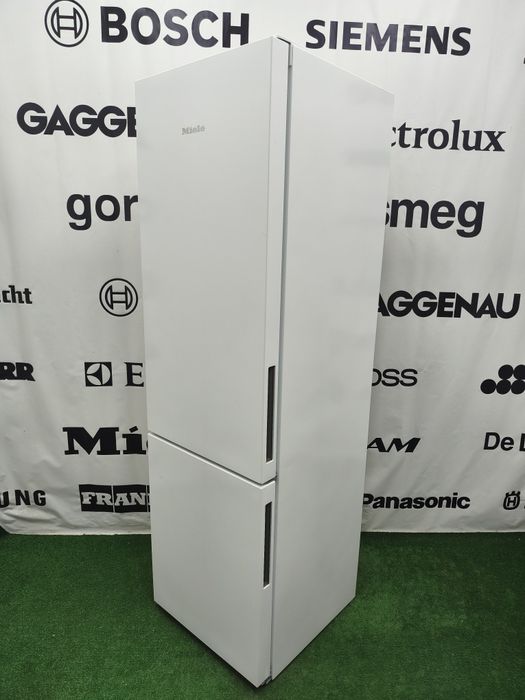 Двокамерний холодильник Miele KFN 29132 D ws