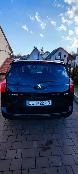 Продам Пежо 5008