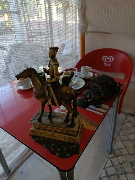 Estátua em pedra em excelente estado