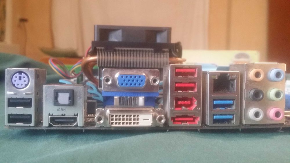 Материнская плата ASUS M4A88TD-V EVO/USB3 + 16 ГБ ОЗУ + Phenom X4 B25