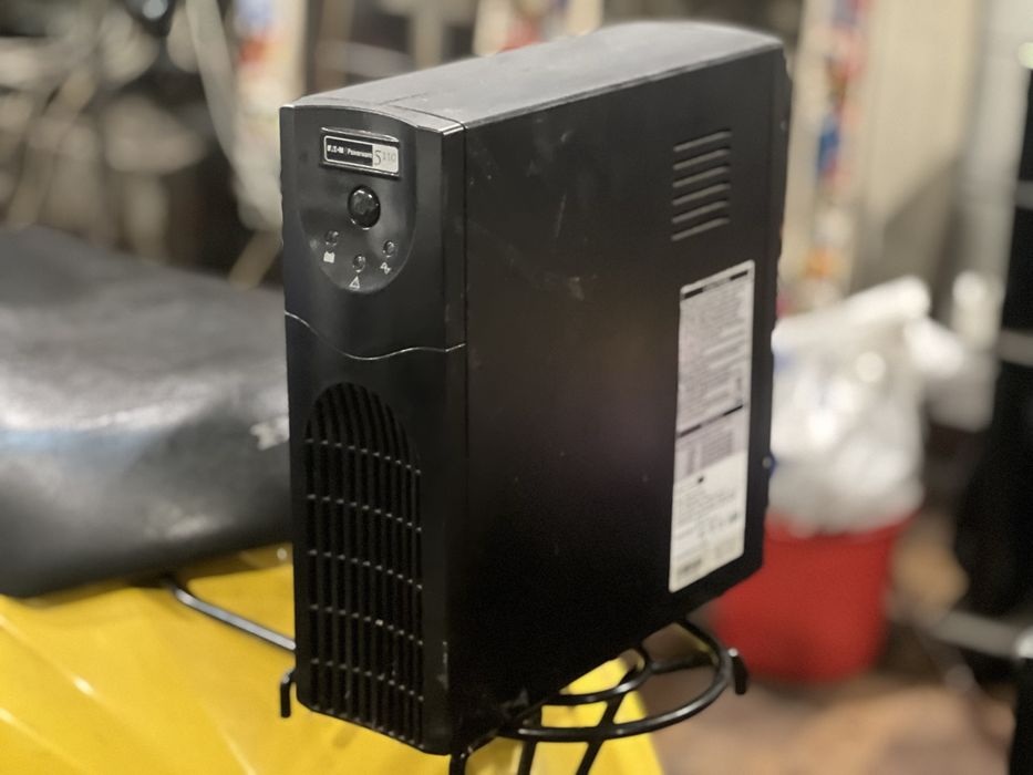 ИБП Eaton 300w бесперебойник