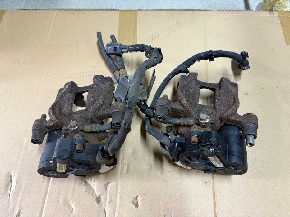 Ford Mondeo Mk5 Fusion tylne zaciski hamulcowe oryginał