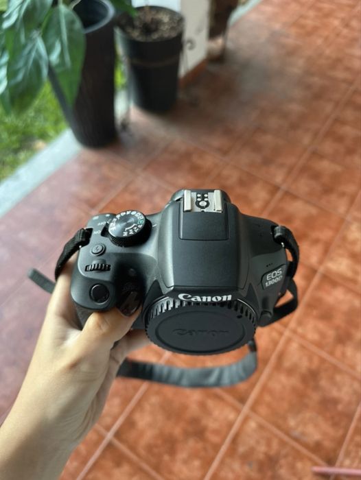 Canon EOS 1300D c/ WIFI
