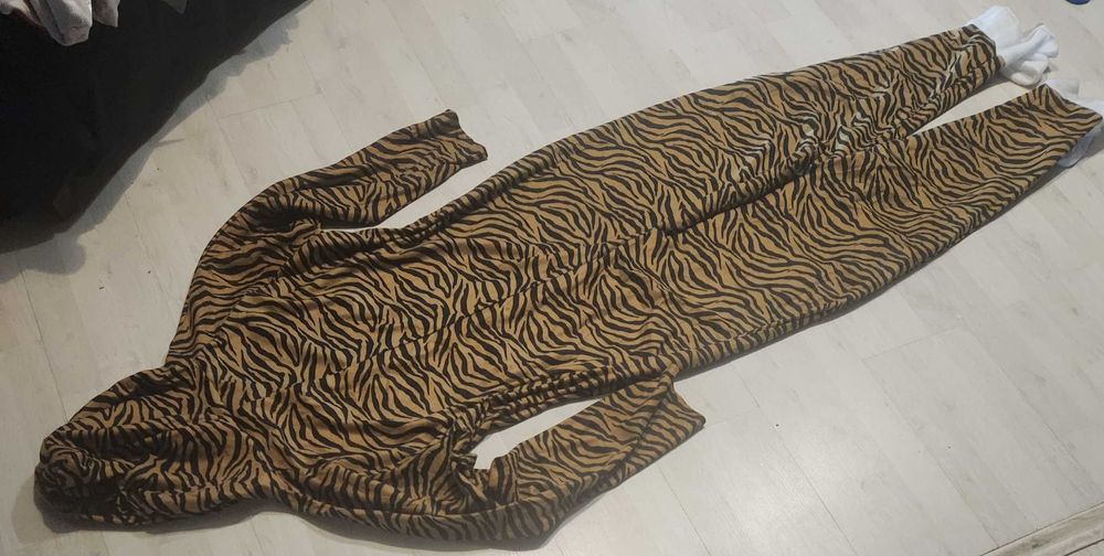 strój tygrysek lew lwa tygrys tygrysa kombinezon L 1395