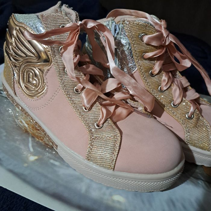 Buty sportowe 36 pudrowy róż z błyszczącymi ozdobami stan bdb