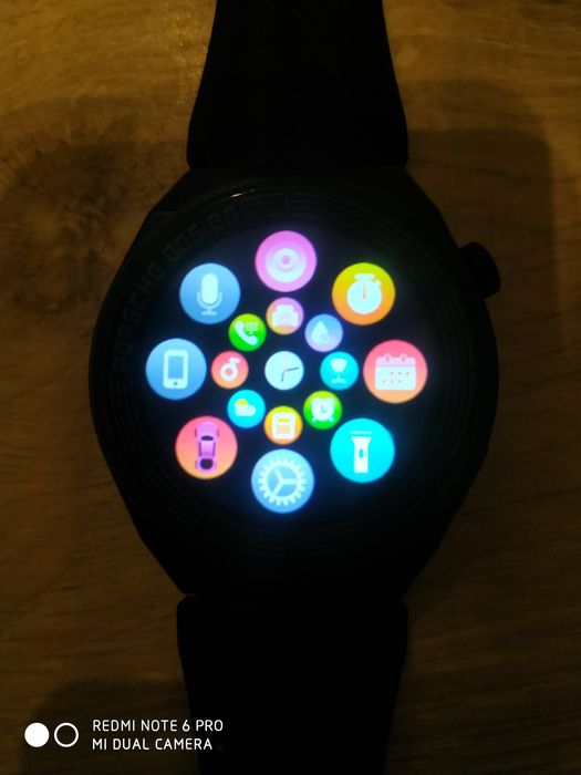 Zegarek smartwatch z funkcją do rozmów