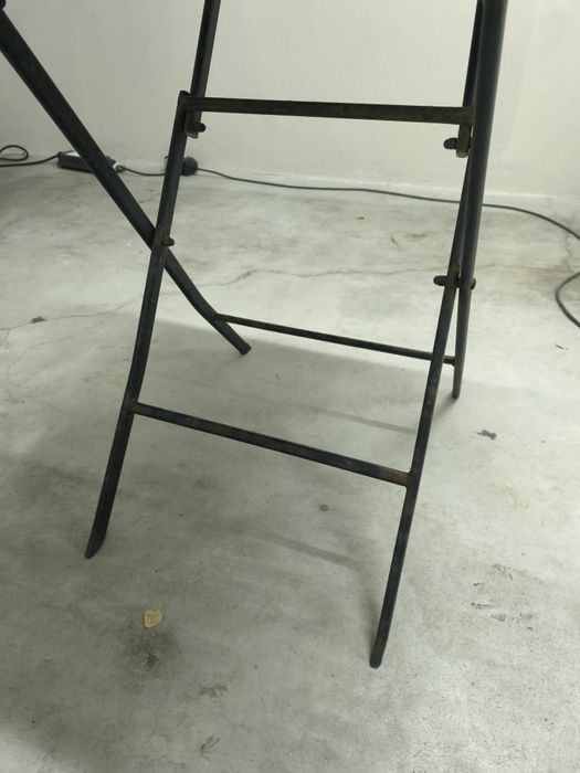 Mesa de Apoio Dobrável – Tampo Rattan Sintético Preto
