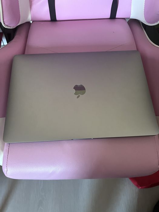 Vendo macbook pro, 16” i7 2019