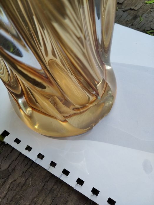 Ваза Чешская богемия стекло винтаж 60 - х жёлтая