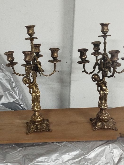 Castiçais em bronze de 5 lumes