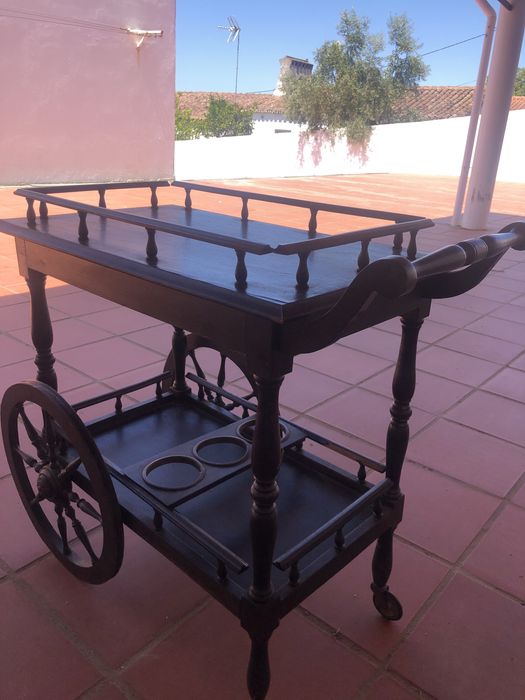 Carrinho de bar em madeira