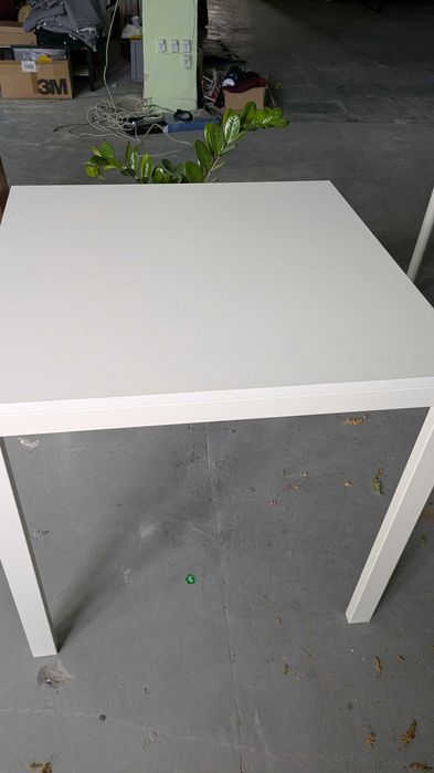 Stół z IKEA kwadratowy