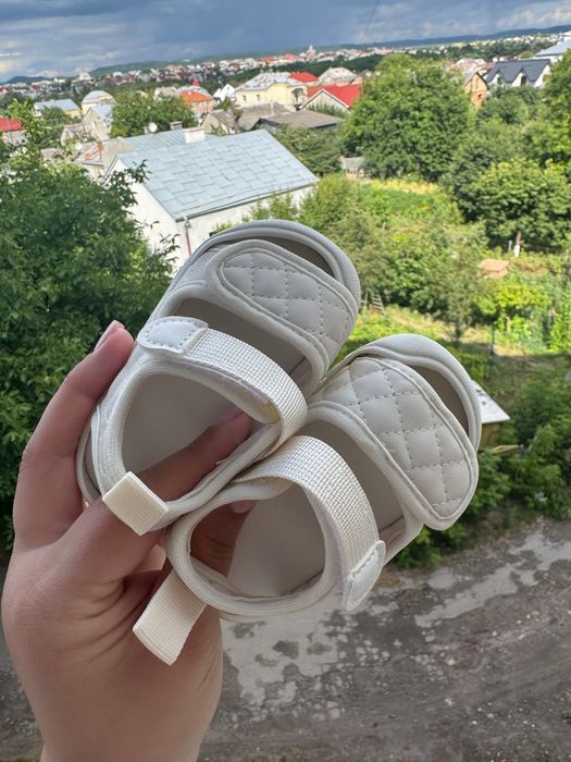 Дитячі босоніжки