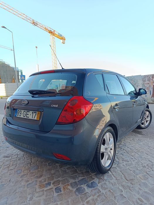 Kia Ceed CRDI 1.6 16v 115cv em muito bom estado !!!