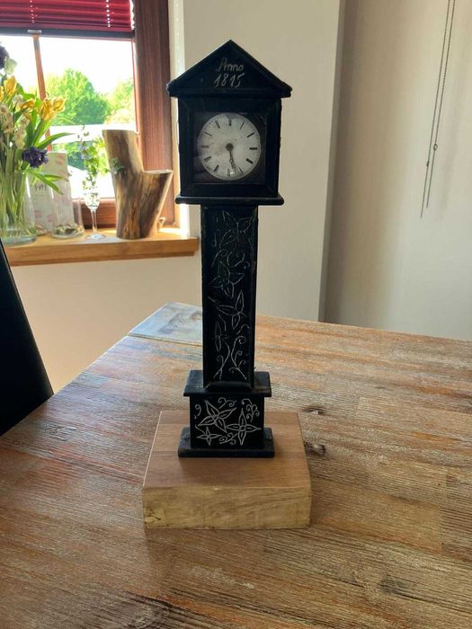 Różne zegary, antyki, sprawne.