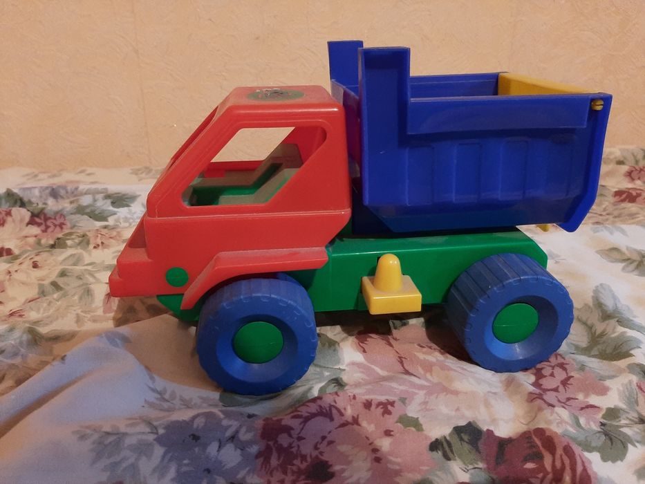 Детская машинка ,самосвал.