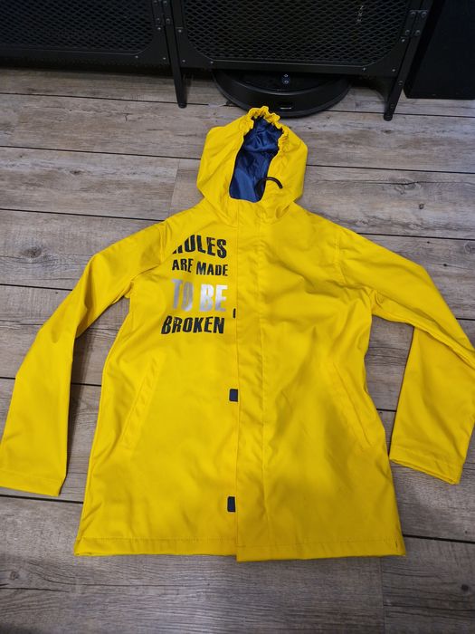 Płaszcz przeciwdeszczowy chłopięcy Carry Kids rozmiar 140/146