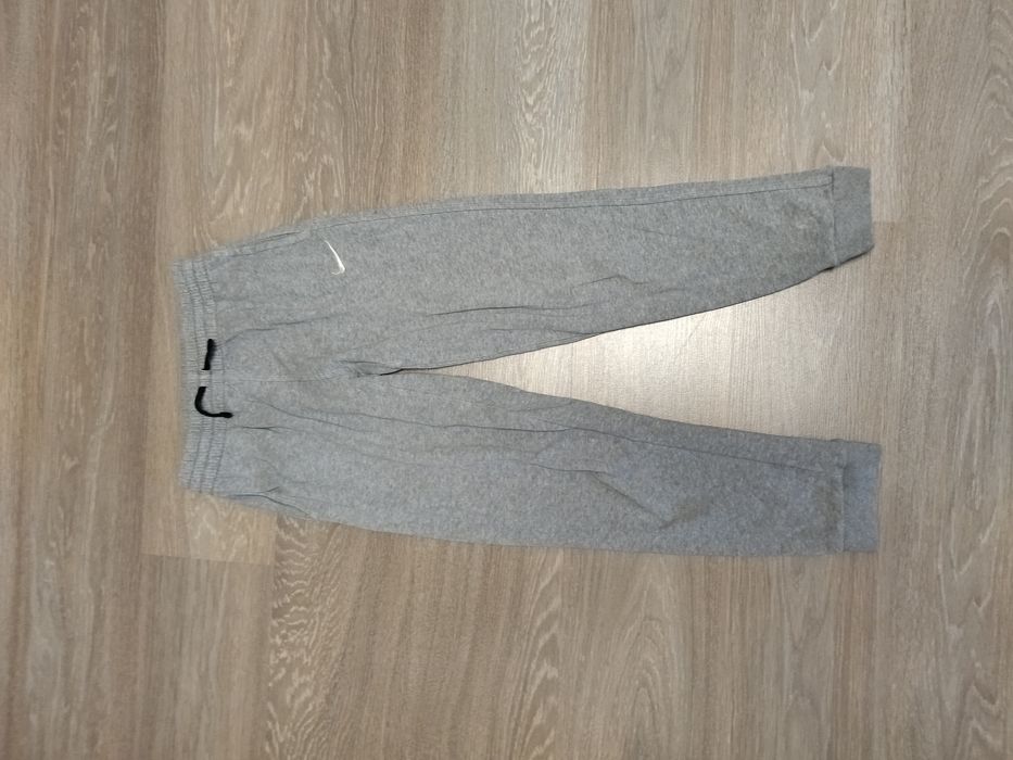 Продам штани найк сірі в ідеальному стані