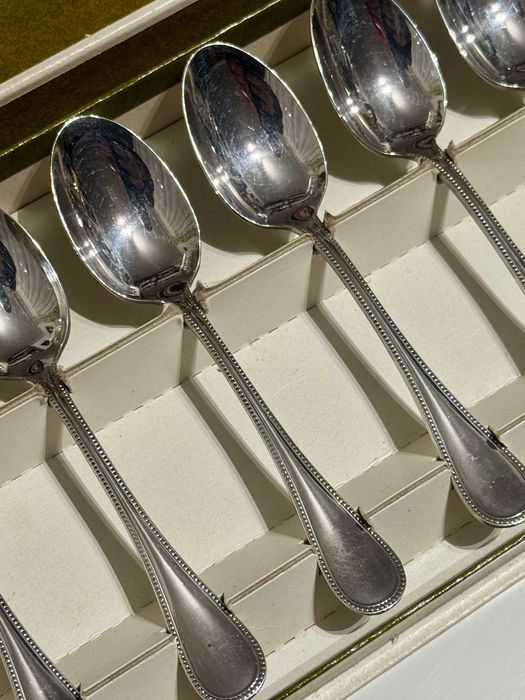 CHRISTOFLE - 6 Colheres de Café - modelo "Perles" - casquinha de prata - na caixa original