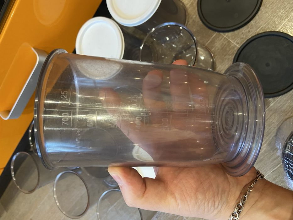 Емнісь стакан 0,6-1 літр мірний стакан є кількість