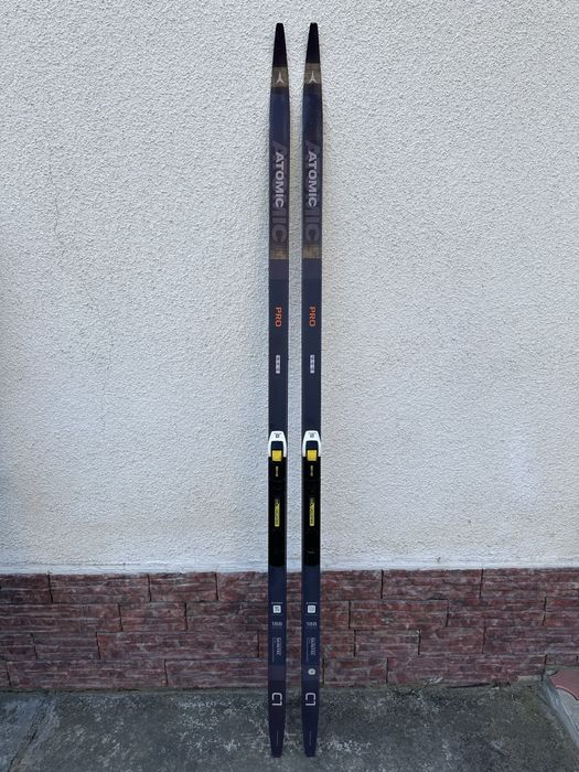 Продам лижі Atomic