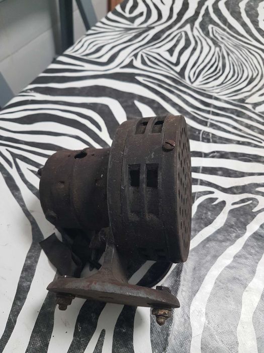 Buzina/ sirene antiga